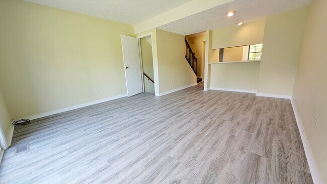 Foto del edificio - 534 E Graham Pl