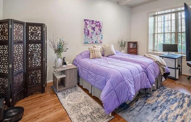Foto del edificio - Historic building 2bedr 2bath Gorgeous home