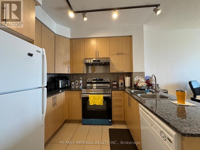 Building Photo - 60 S Town Centre Blvd