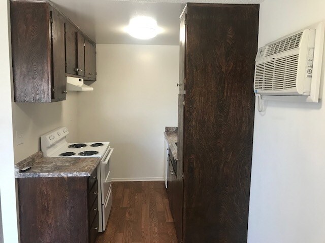 Building Photo - 1525 Amherst Ave