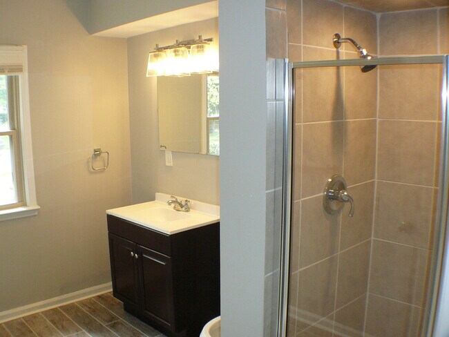 Foto del edificio - 1212 Mt Kisco Dr