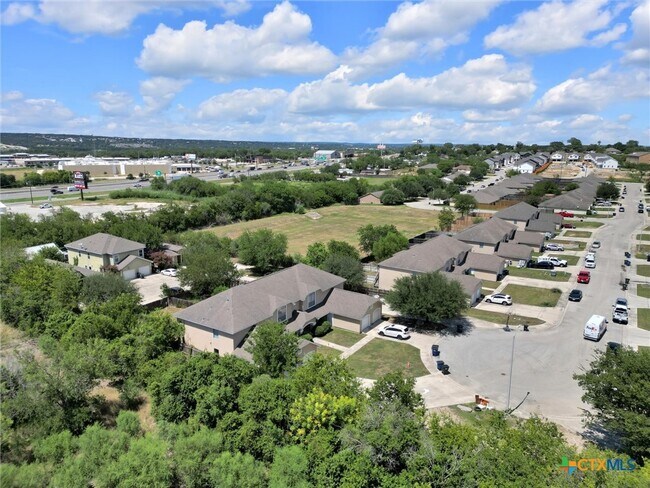 Foto del edificio - 3146 Douglas Fir Dr