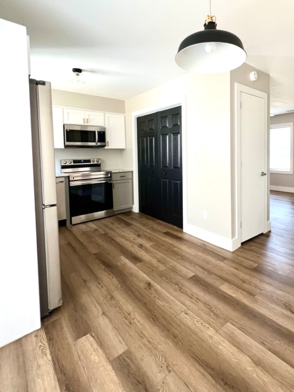 Building Photo - 8 Port W Ct