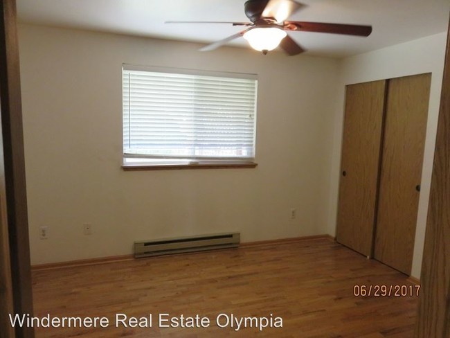 Building Photo - 3010 Saint James Ct NW