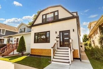 Building Photo - 6522 N Natoma Ave