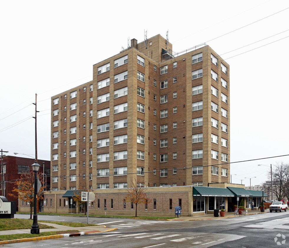 Westberry Apartments - 729 Fulton St