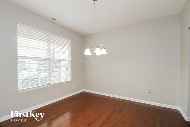 Building Photo - 332 Shady Grove Ct