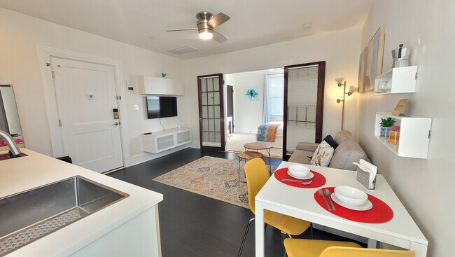 Foto del edificio - 3541 Fort Ave