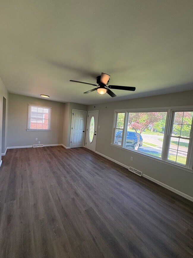 Foto del edificio - Completely Upgraded 3 Bedroom Single Family Home