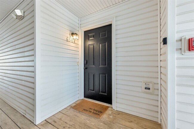 Foto del edificio - 6303 Spring River Dr