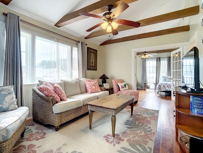 Foto del edificio - Charming Carriage House