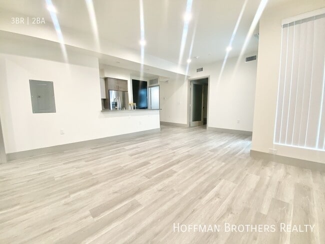 Foto del edificio - 4849 Oakwood Ave