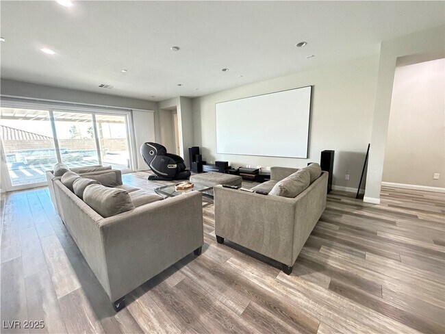 Foto del edificio - 8480 Warbonnet Way