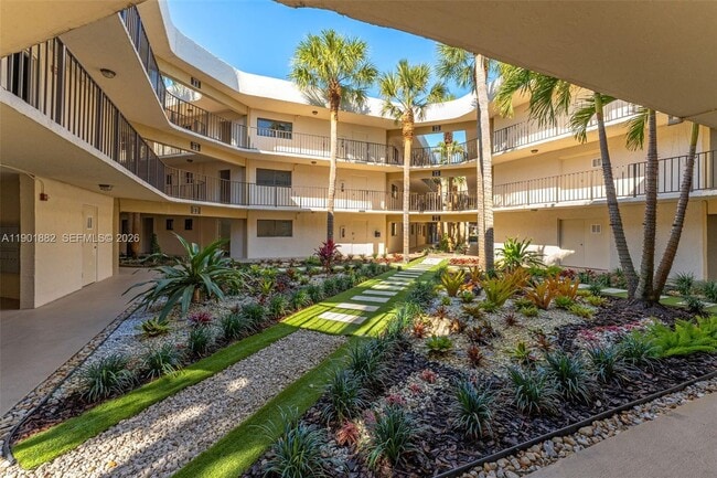 Foto del edificio - 8045 SW 107th Ave