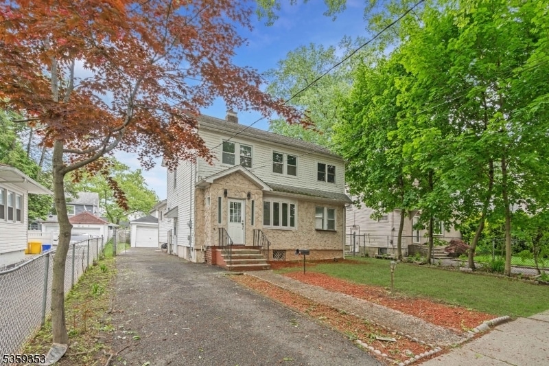 Primary Photo - 1153 Margaret St