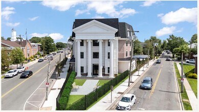 Building Photo - One Carnation