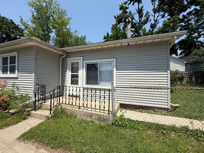 Foto del edificio - 529 Steward Ave