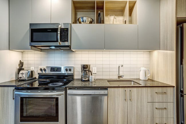 Building Photo - 2100 Rue de Bleury