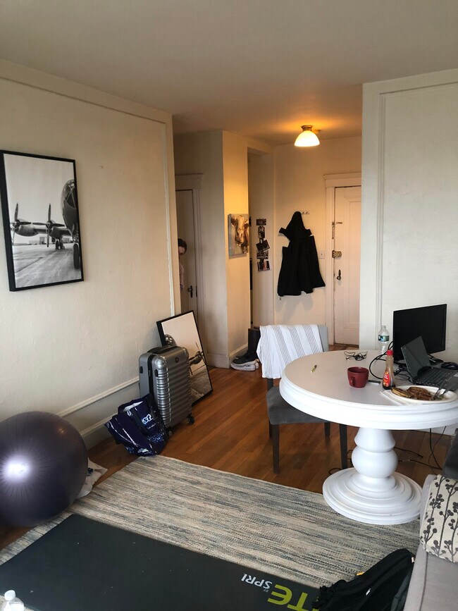 Foto del edificio - 1999 Commonwealth Ave