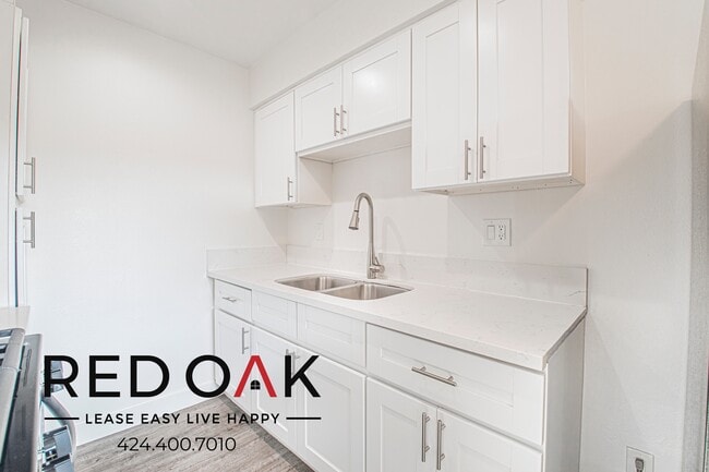 Foto del edificio - 2177 W 25th St
