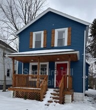 Building Photo - 10414 Nelson Ave