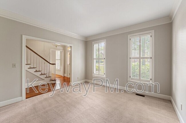 Foto del edificio - 879 Sparkleberry Rd