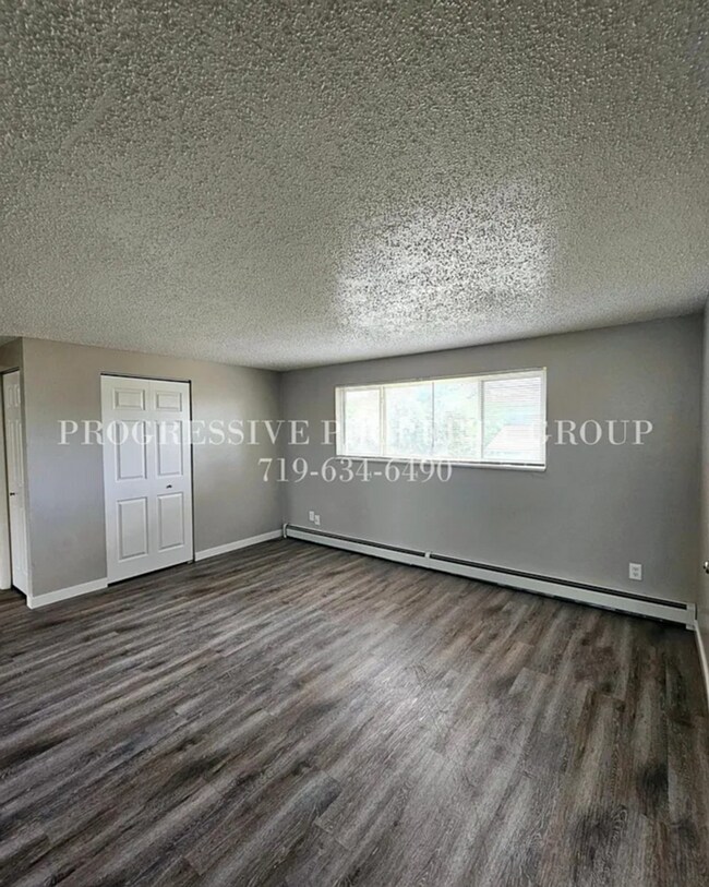 Foto del edificio - Charming Renovated 2-Bedroom – Utilities Included! | Move In Now – Next Month’s Rent is Waived!