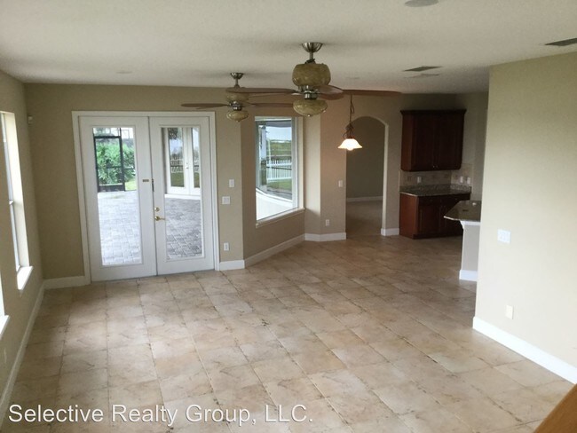 Building Photo - 418 Largovista Dr
