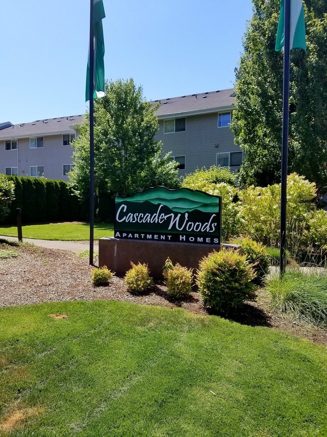 Foto del edificio - Cascade Woods Apartments