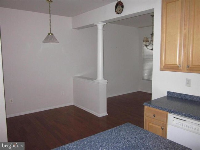 Building Photo - 635 Baystone Ct