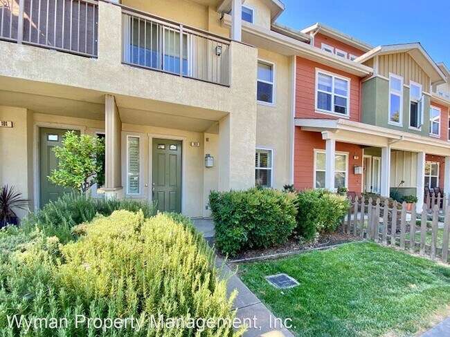Building Photo - 3 br, 3 bath House - 103 Firefly Lane