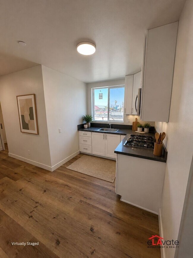 Photo - 10914 Main Street Apartment