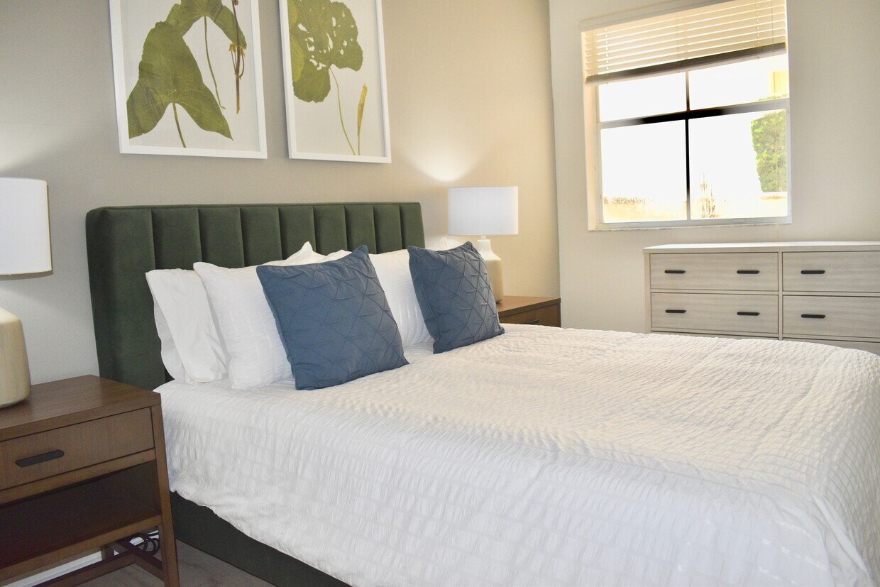 Foto principal - 4251 Salzedo St