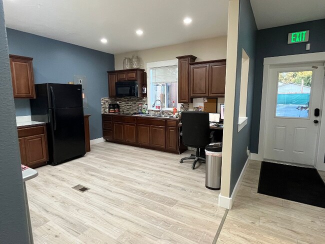 Foto del edificio - 613 W Clark St