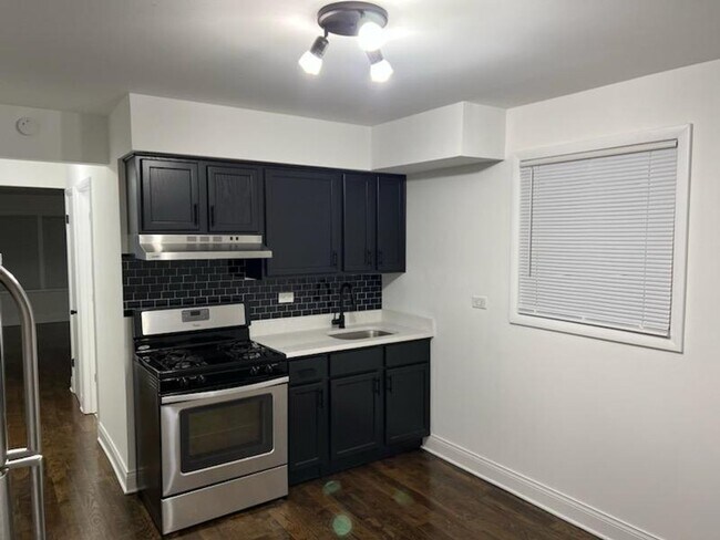 Foto del edificio - 7507 W. 58th St.
