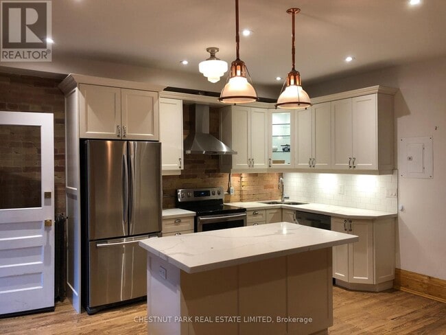 Building Photo - 476 Roncesvalles Ave