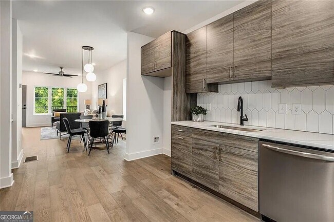 Foto del edificio - 1436 Walker Pl SE