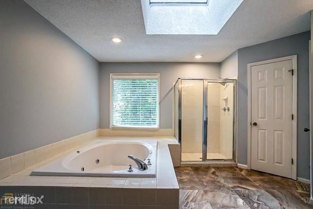 Building Photo - 5 br, 3 bath House - 615 Edgecombe