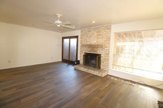 Foto del edificio - 3206 Briar Ct