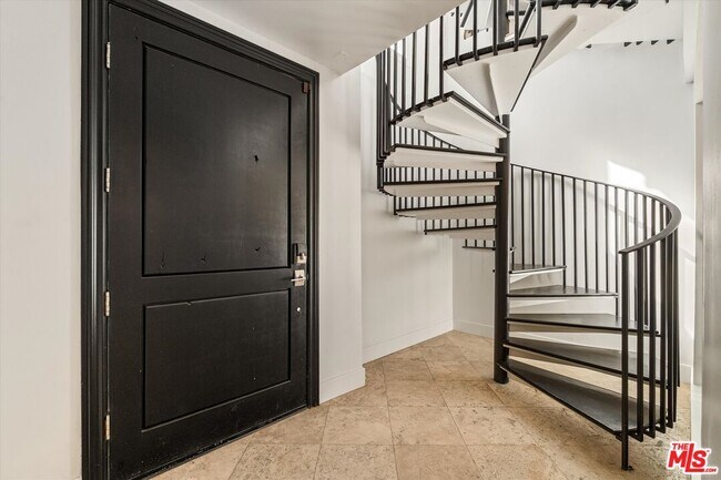 Foto del edificio - 6419 Ocean Front Walk