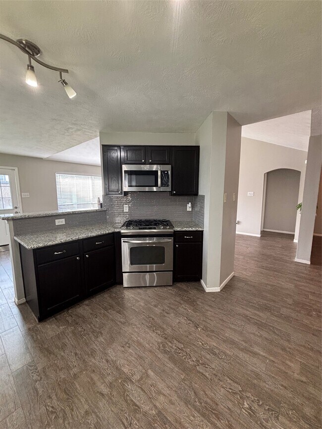 Foto del edificio - 1702 Oak Ridge Dr