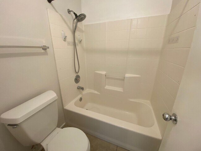 Foto del edificio - Rosamond Pool Home