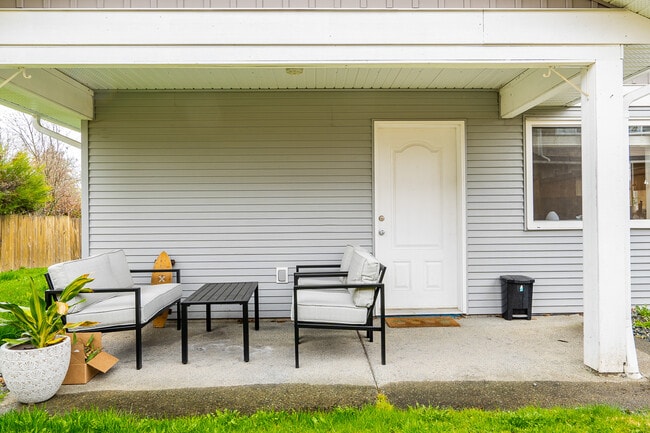Building Photo - 3180 Gilana Pl