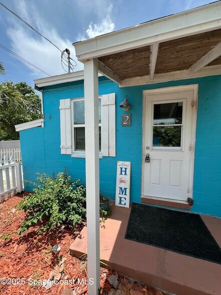 Foto del edificio - 2179 Pineapple Ave