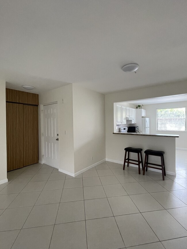 Building Photo - 5661 Riverside Dr