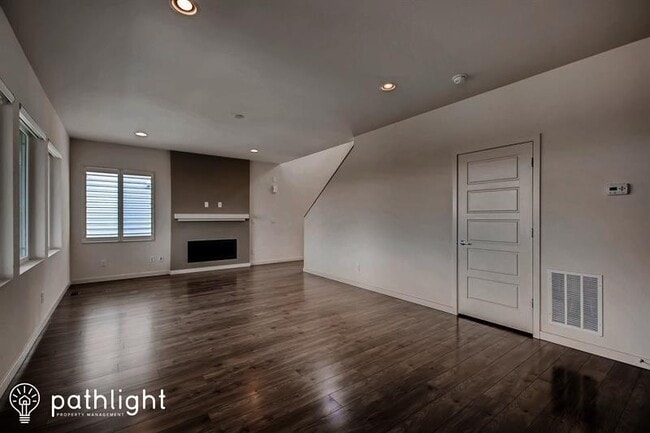 Building Photo - 10878 Touchstone Loop