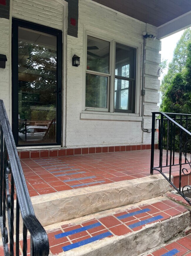 Foto del edificio - 1461 Manor St