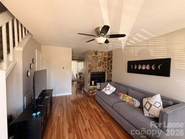 Building Photo - 8212 Circle Tree Ln