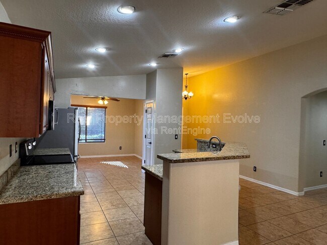Foto del edificio - 18184 W Saguaro Ln