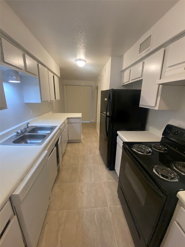 Foto del edificio - 6200 W Tidwell Rd